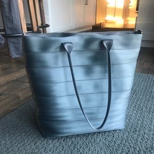 Harvey’s Streamline Tote Bag